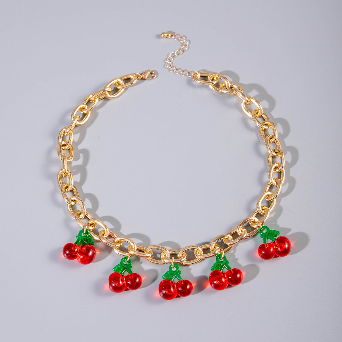 Collana con pendente a forma di ciliegia