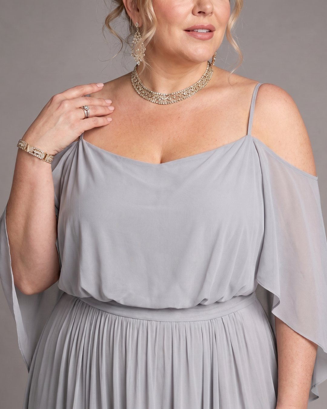 Aurevina | Top a spalle scoperte e gonna maxi fluida