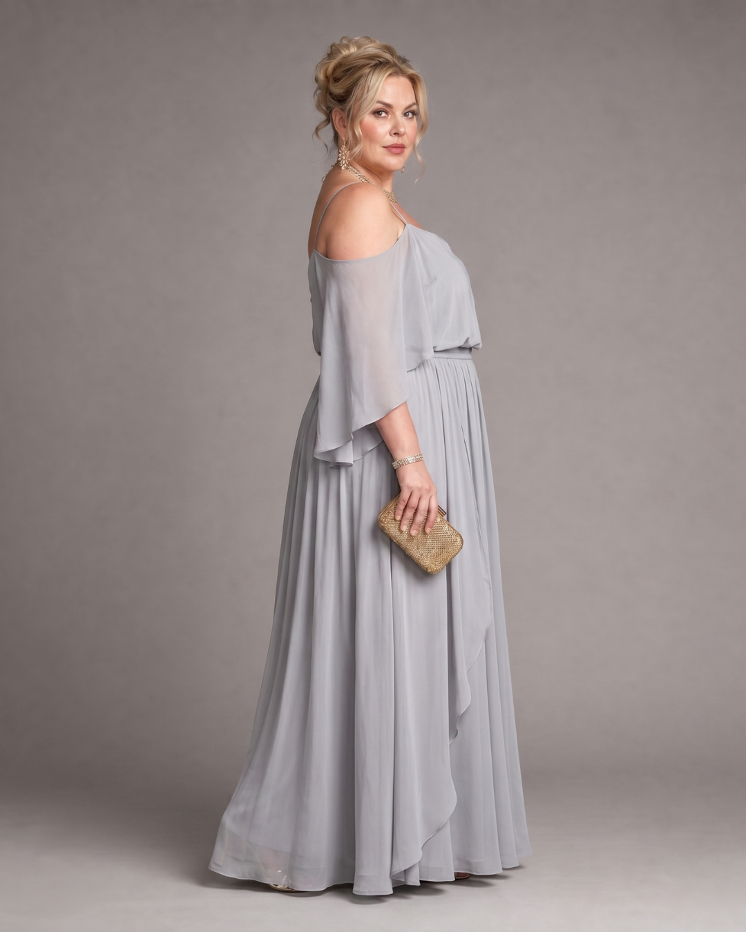 Aurevina | Top a spalle scoperte e gonna maxi fluida
