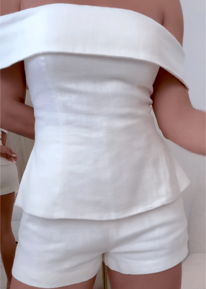 Completo due pezzi bianco in cotone e lino di Blessy