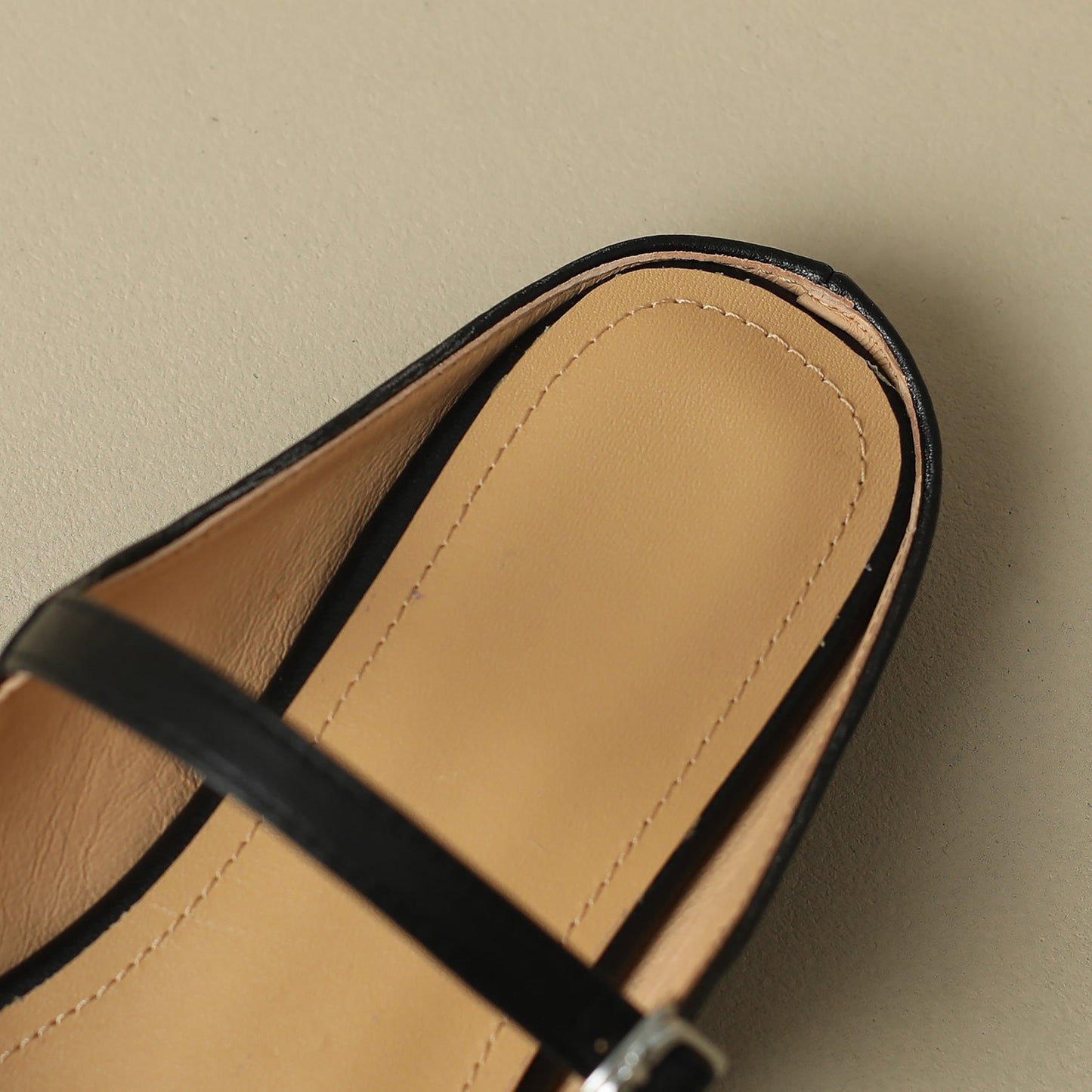 Mules in pelle autentica di Amini