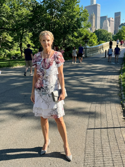 Avery | Vestito floreale al ginocchio dal taglio pulito