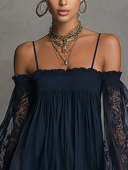 Noemi | Abito mini in chiffon blu navy con scollo a spalle scoperte, bordo in pizzo e maniche trasparenti
