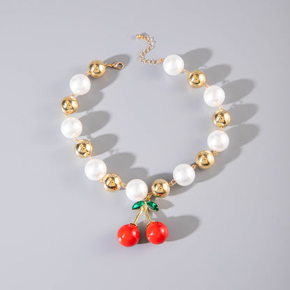 Collana con pendente a forma di ciliegia