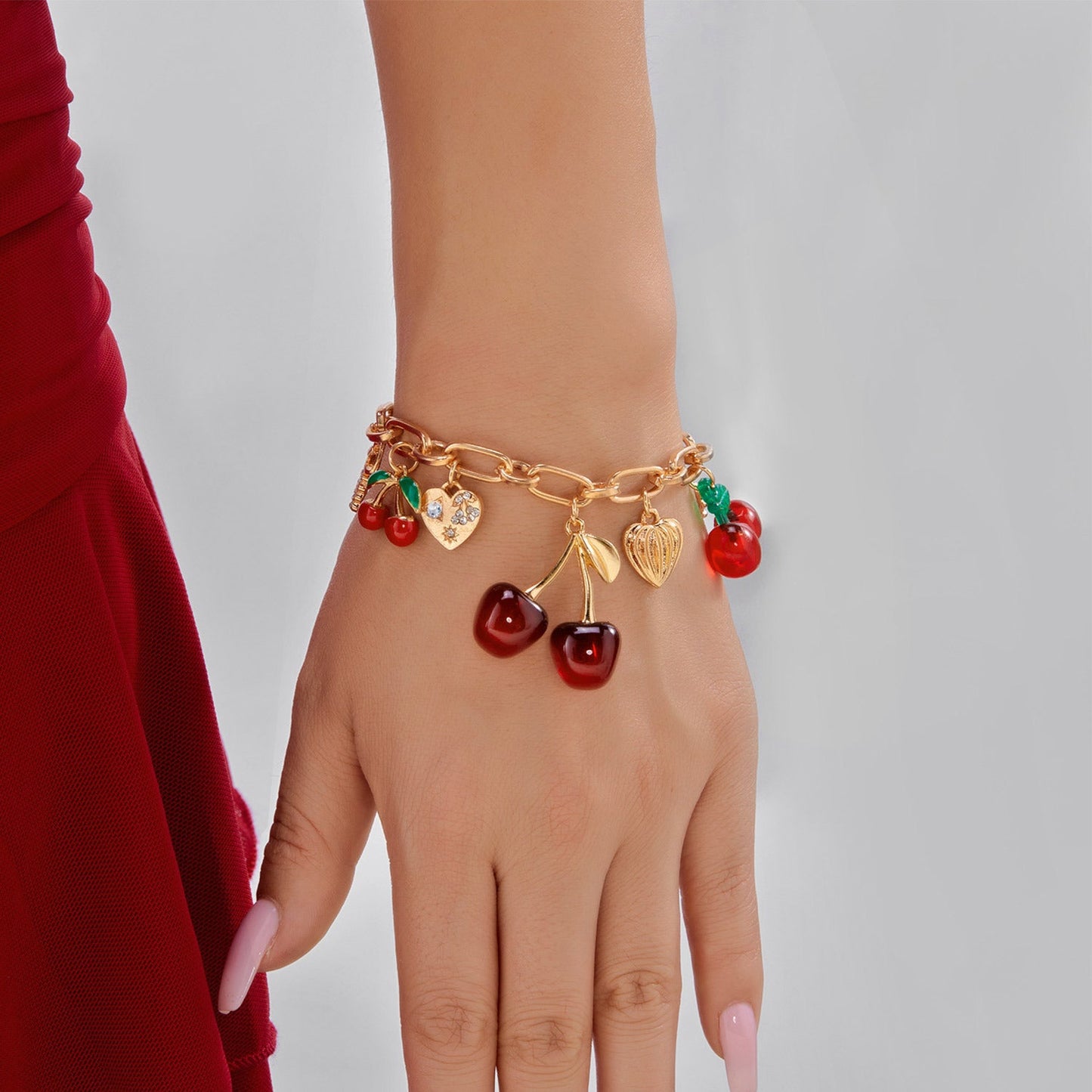 Bracciale con ciondolo a forma di ciliegia rossa