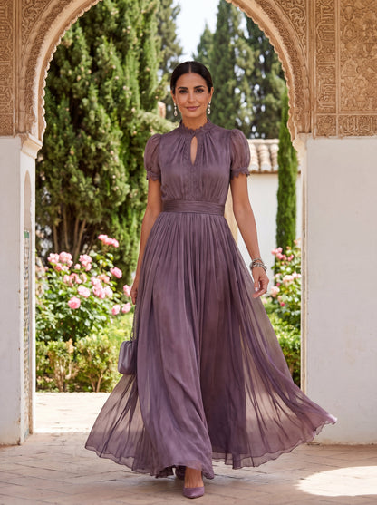 Flavia | Elegante abito lungo viola con scollo a goccia e pizzo