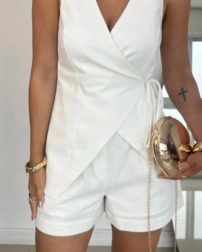 Set di top in lino con scollo a V e pantaloncini Aaliyah