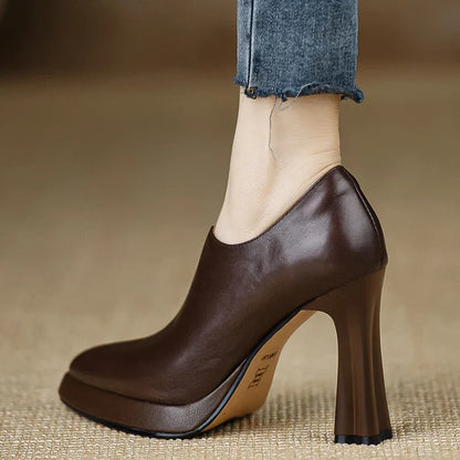 Anita Tacchi in Pelle
