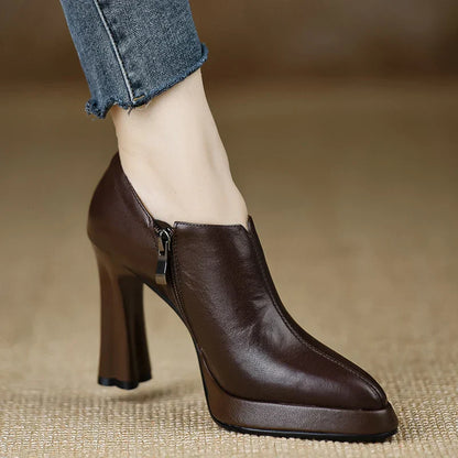 Anita Tacchi in Pelle