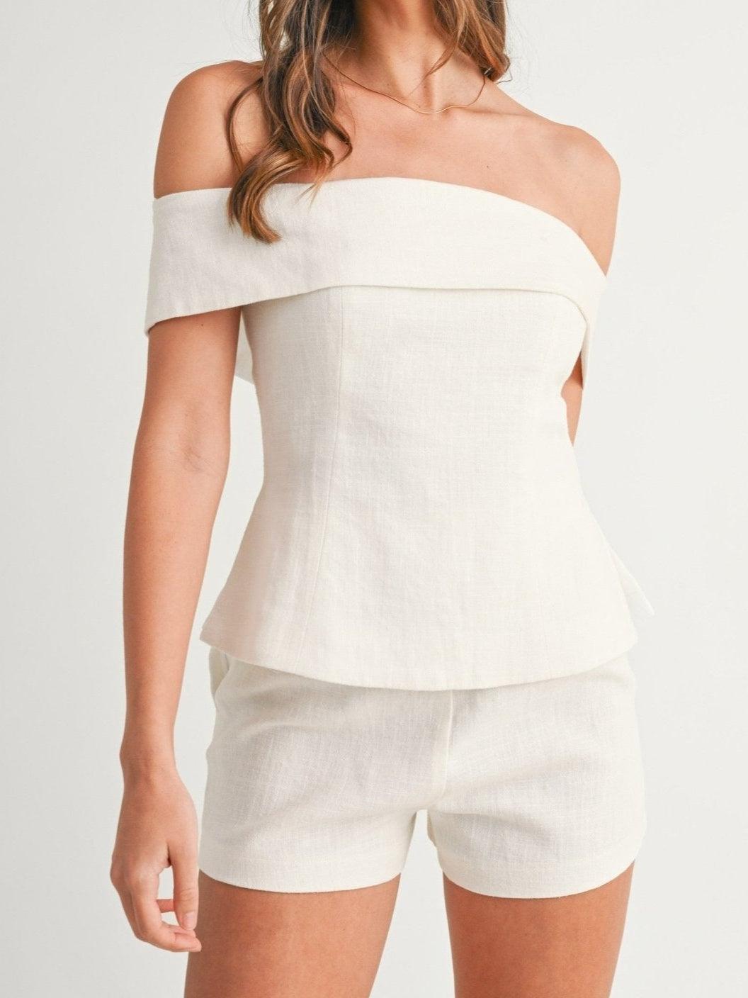 Completo due pezzi bianco in cotone e lino di Blessy