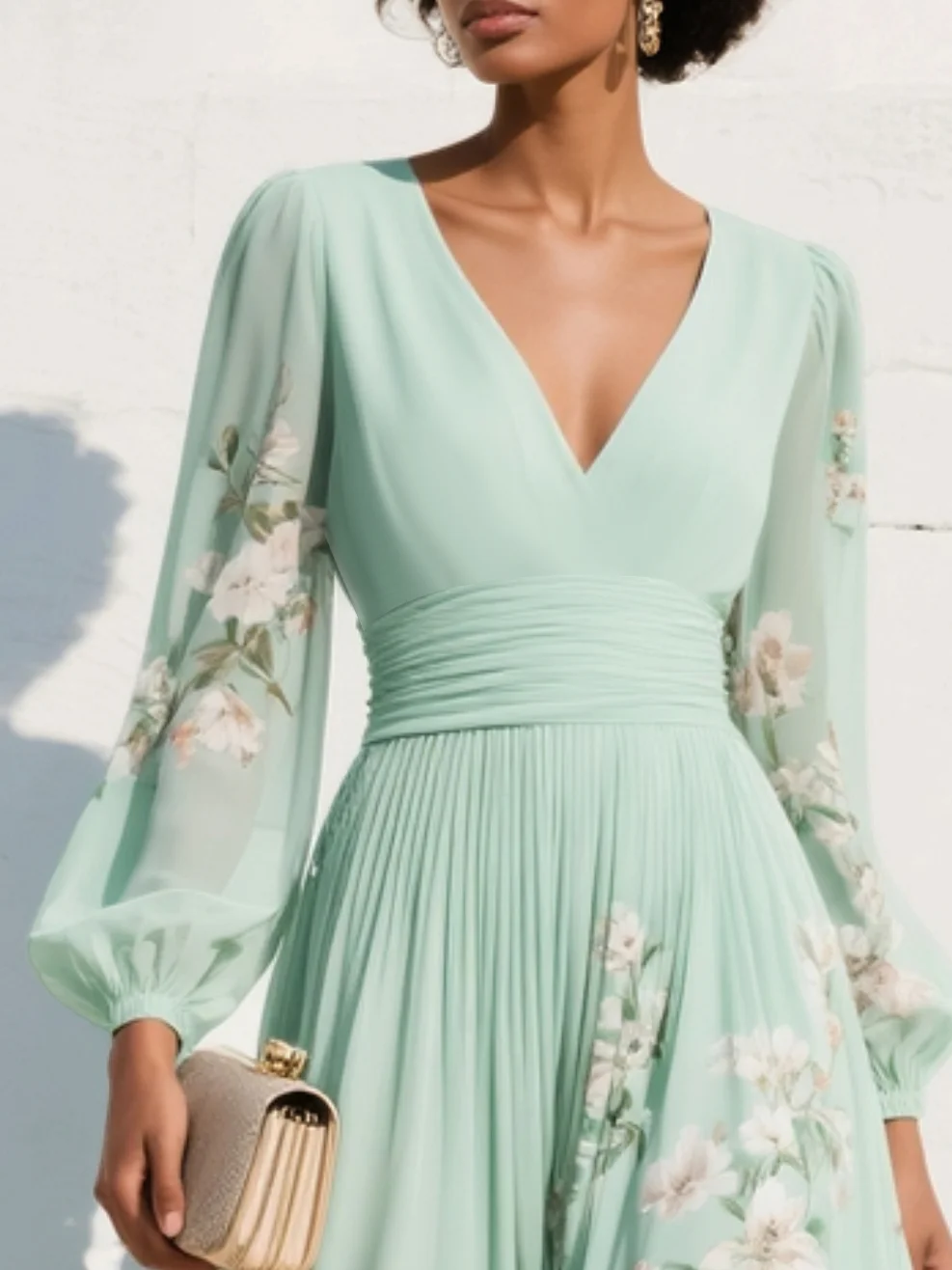 Vestito lungo in chiffon plissettato verde menta con stampa floreale per donna