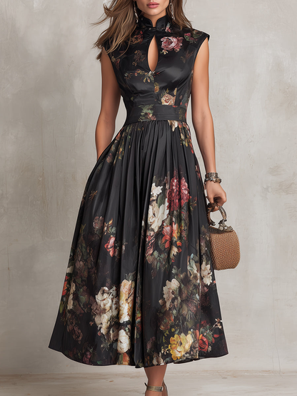 Violetta - Abito midi nero in satin plissettato con motivo floreale e scollo a chiave