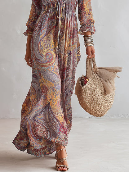 Abito lungo in chiffon con stampa paisley, scollo a V e arricciature