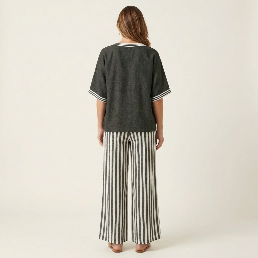 Juliana | Top da college con scollo a V e set di pantaloni a gamba larga a righe