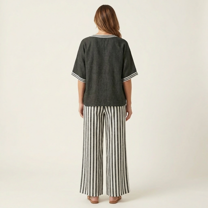 Juliana | Top da college con scollo a V e set di pantaloni a gamba larga a righe